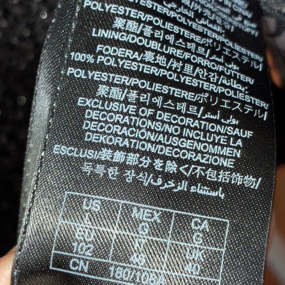 Sophisticated Black Trench Coat for Women - Picture 6 of 6